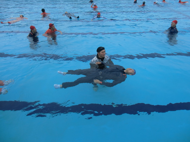 着衣泳を実施しています