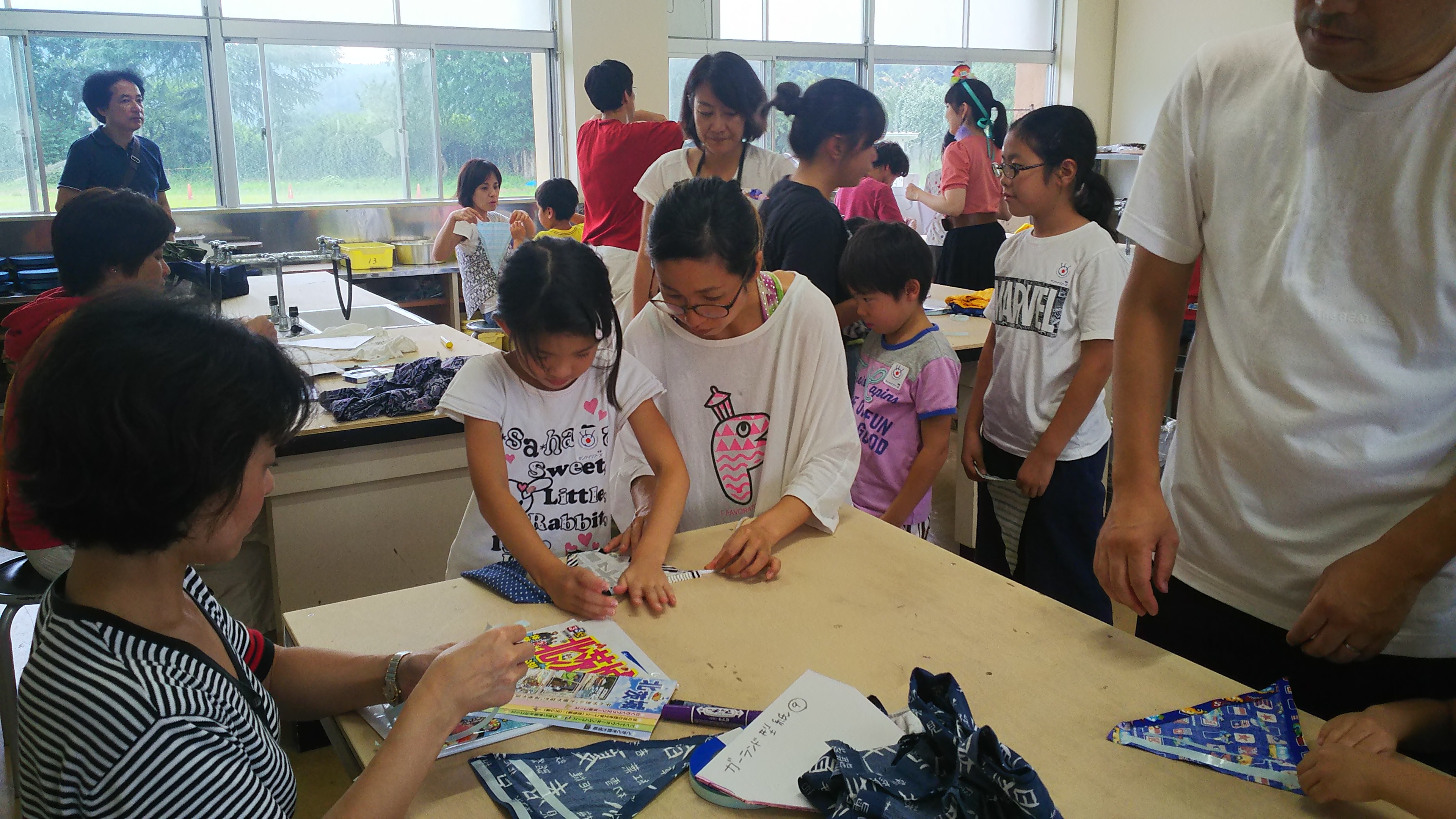 親子漁業体験・ガーランドづくり１